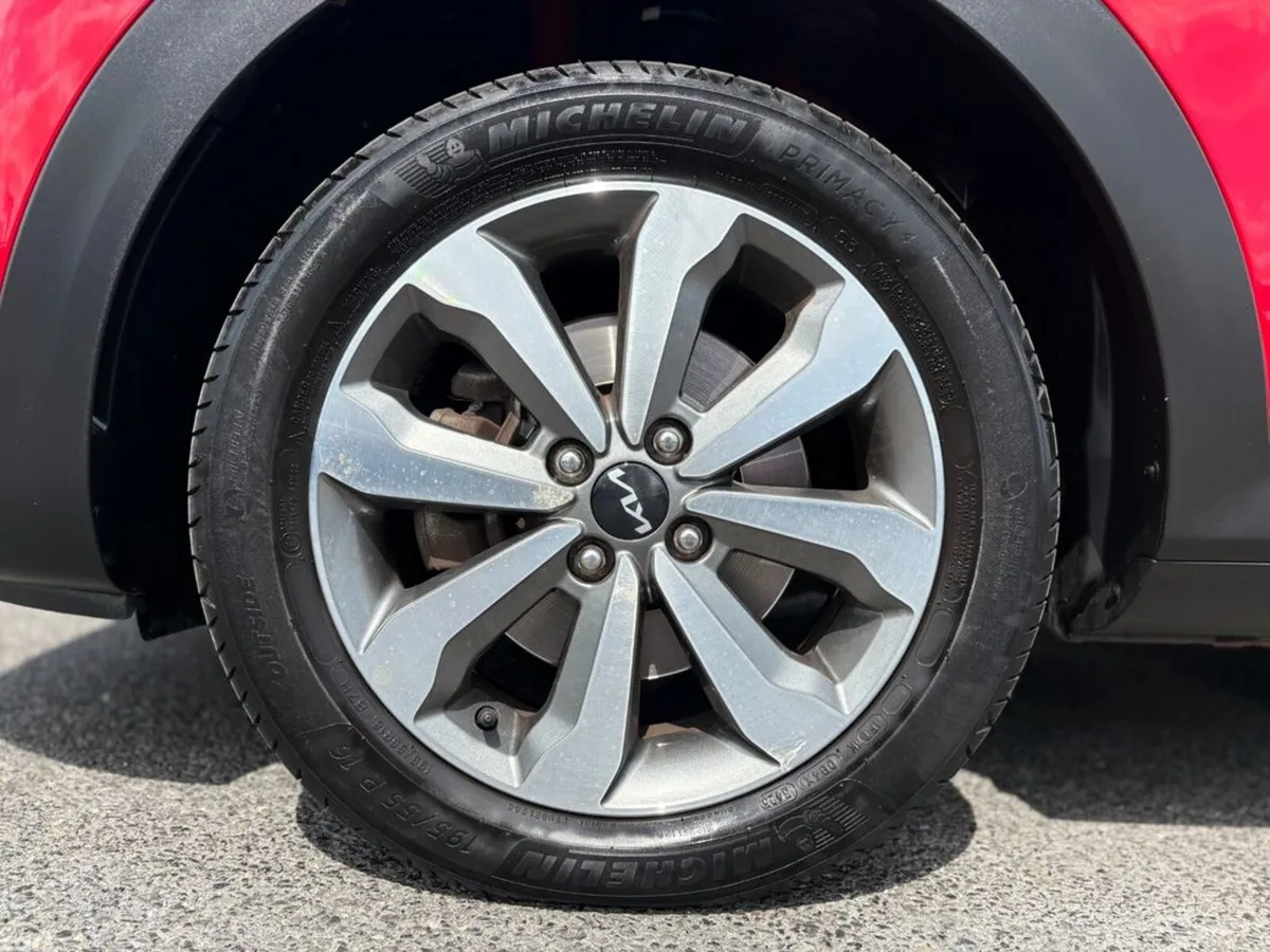 Kia Stonic Hatchback, Petrol, 2024, Red