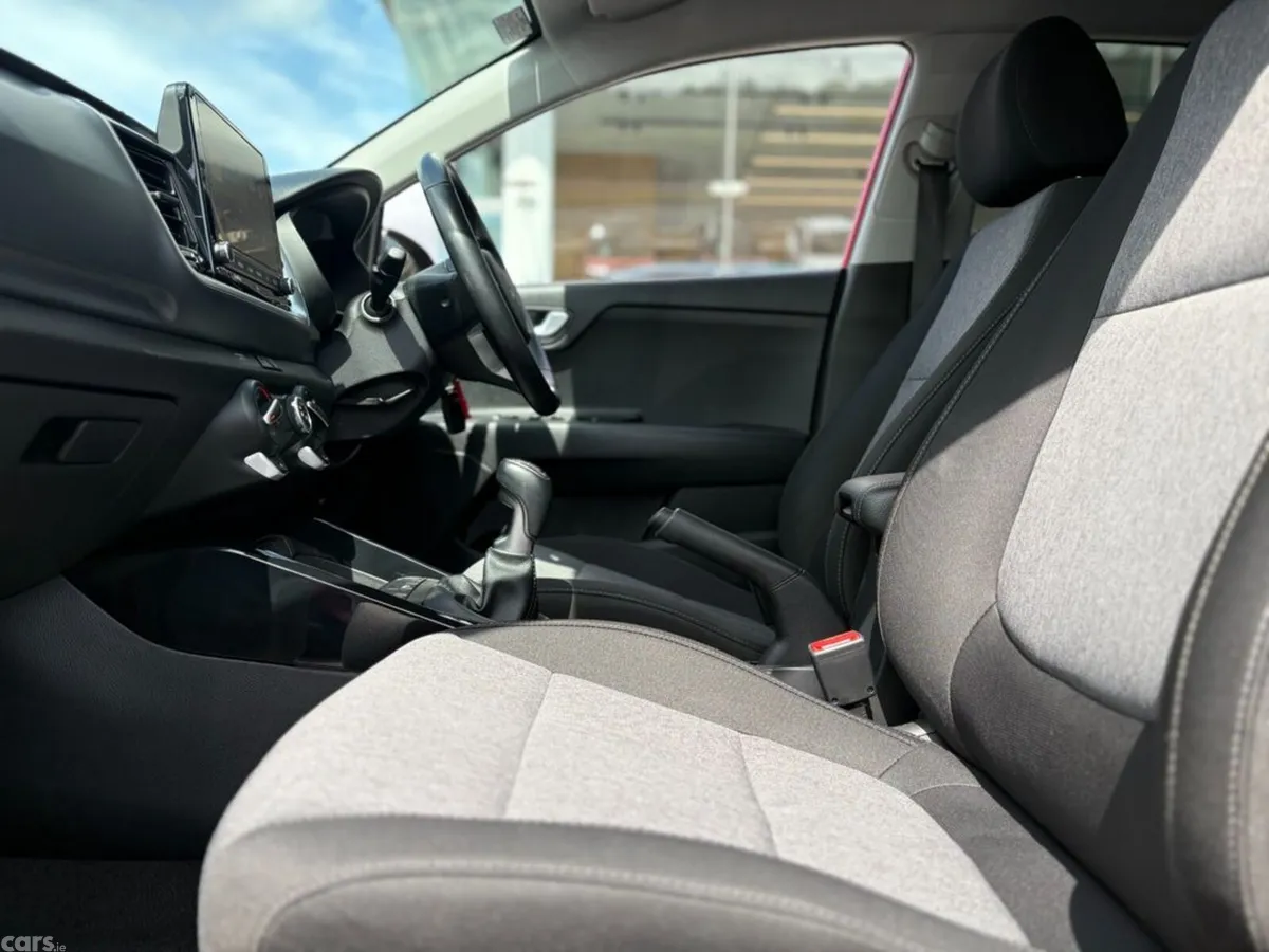 Kia Stonic Hatchback, Petrol, 2024, Red
