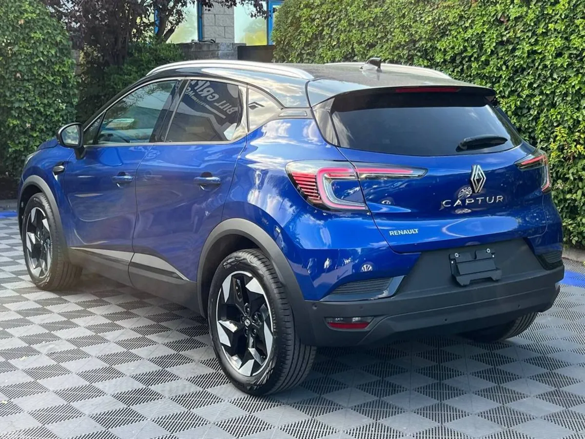 Renault Captur SUV, Petrol Hybrid, 2026, Blue