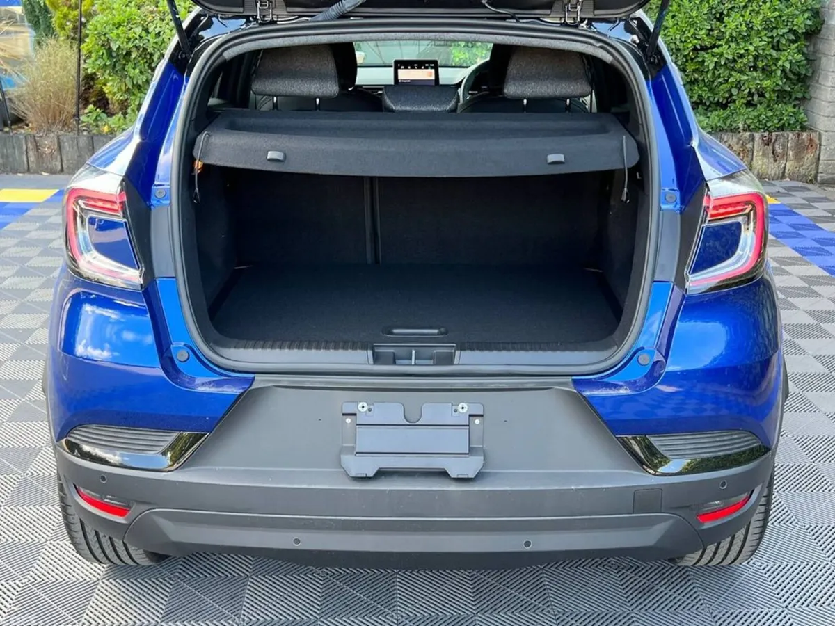 Renault Captur SUV, Petrol Hybrid, 2026, Blue
