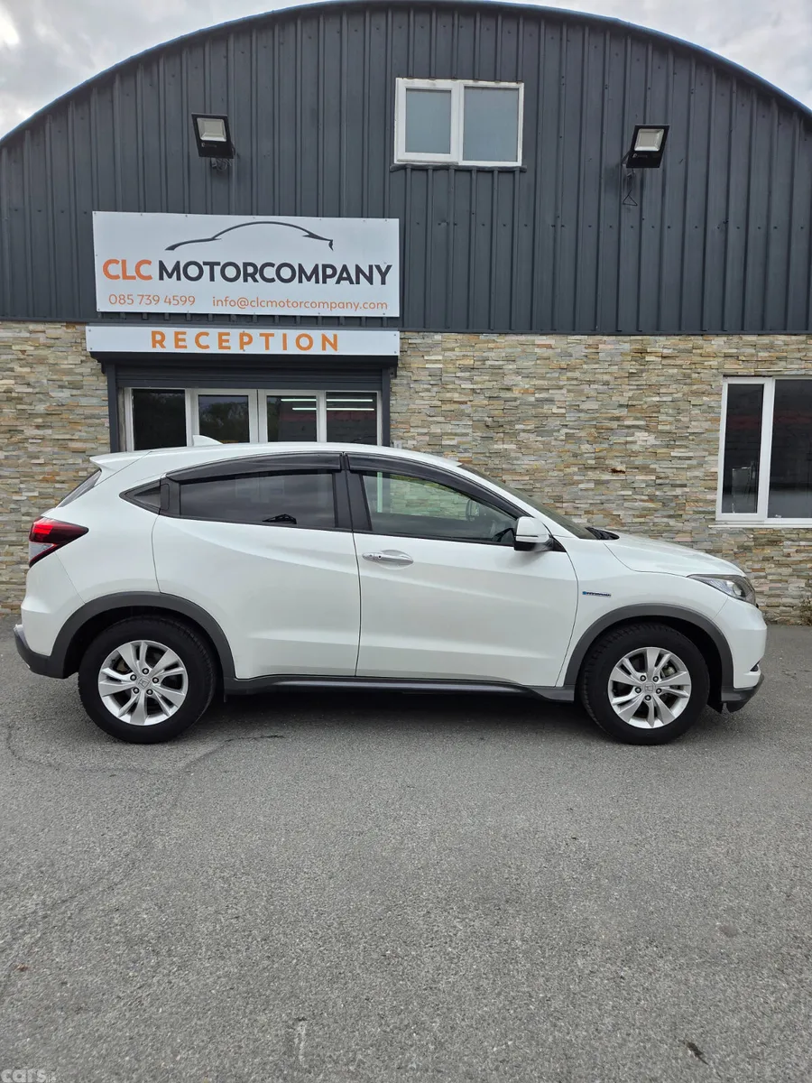 Honda Vezel MPV, Petrol Hybrid, 2016, White