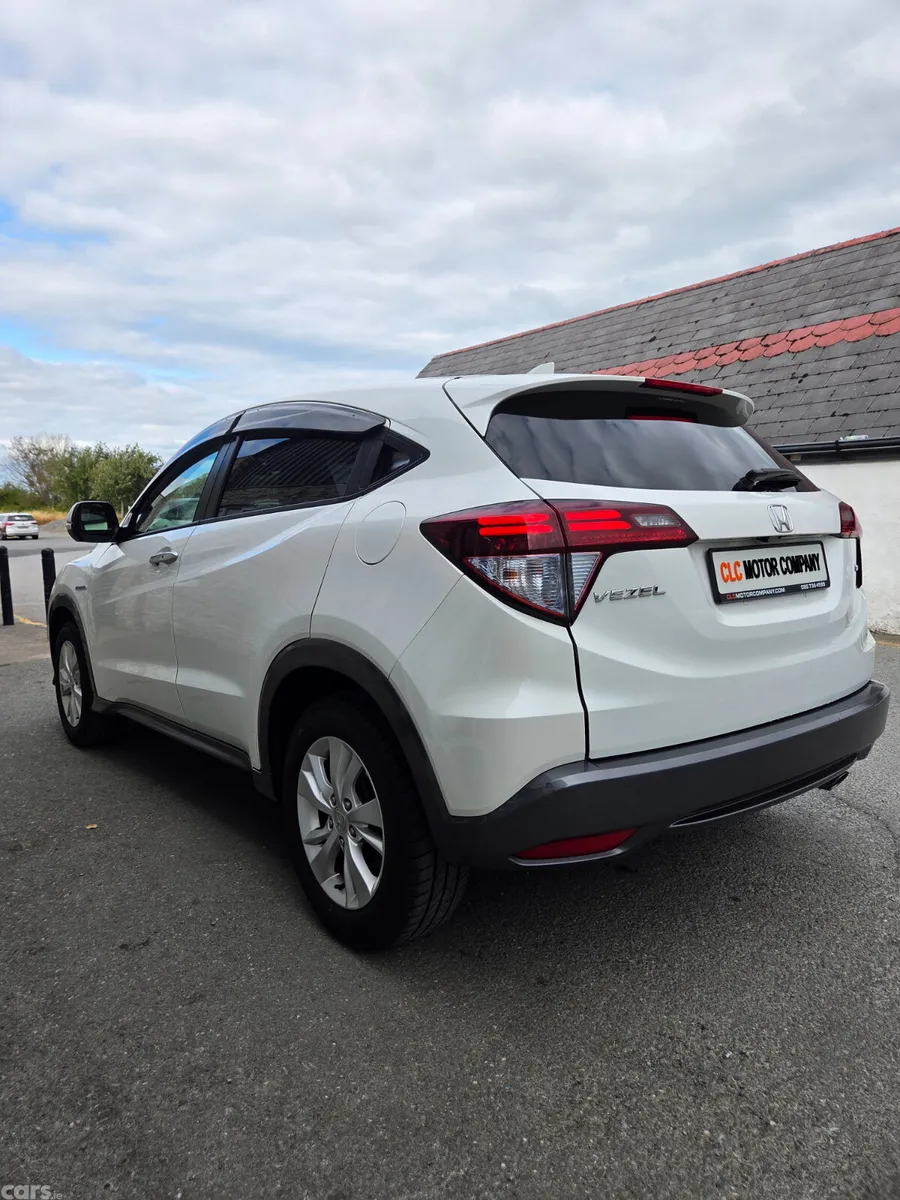 Honda Vezel MPV, Petrol Hybrid, 2016, White