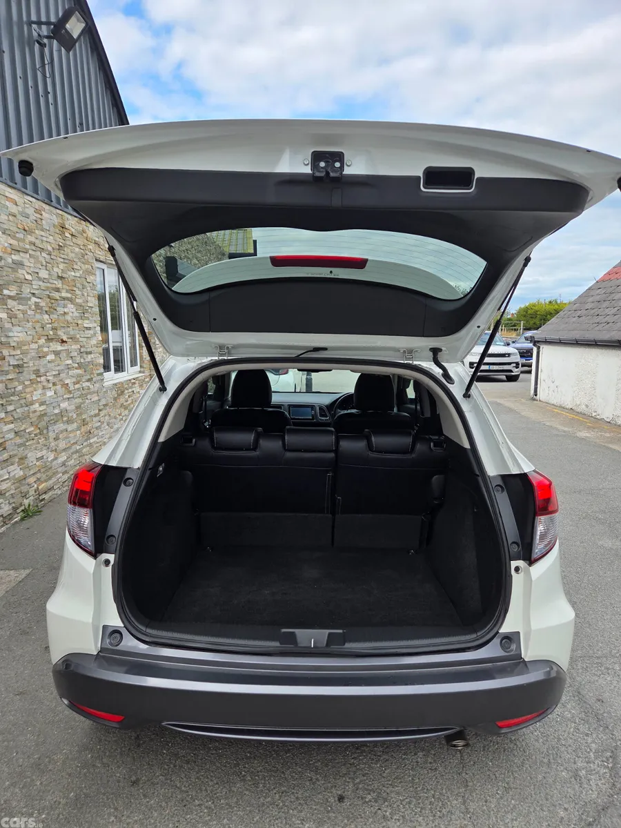 Honda Vezel MPV, Petrol Hybrid, 2016, White