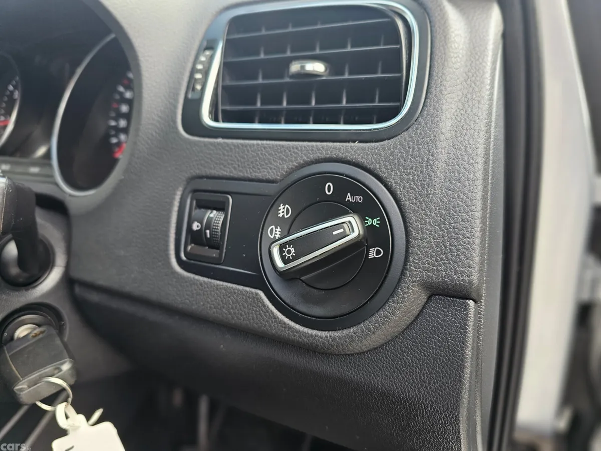 Volkswagen Polo Hatchback, Diesel, 2016, Silver