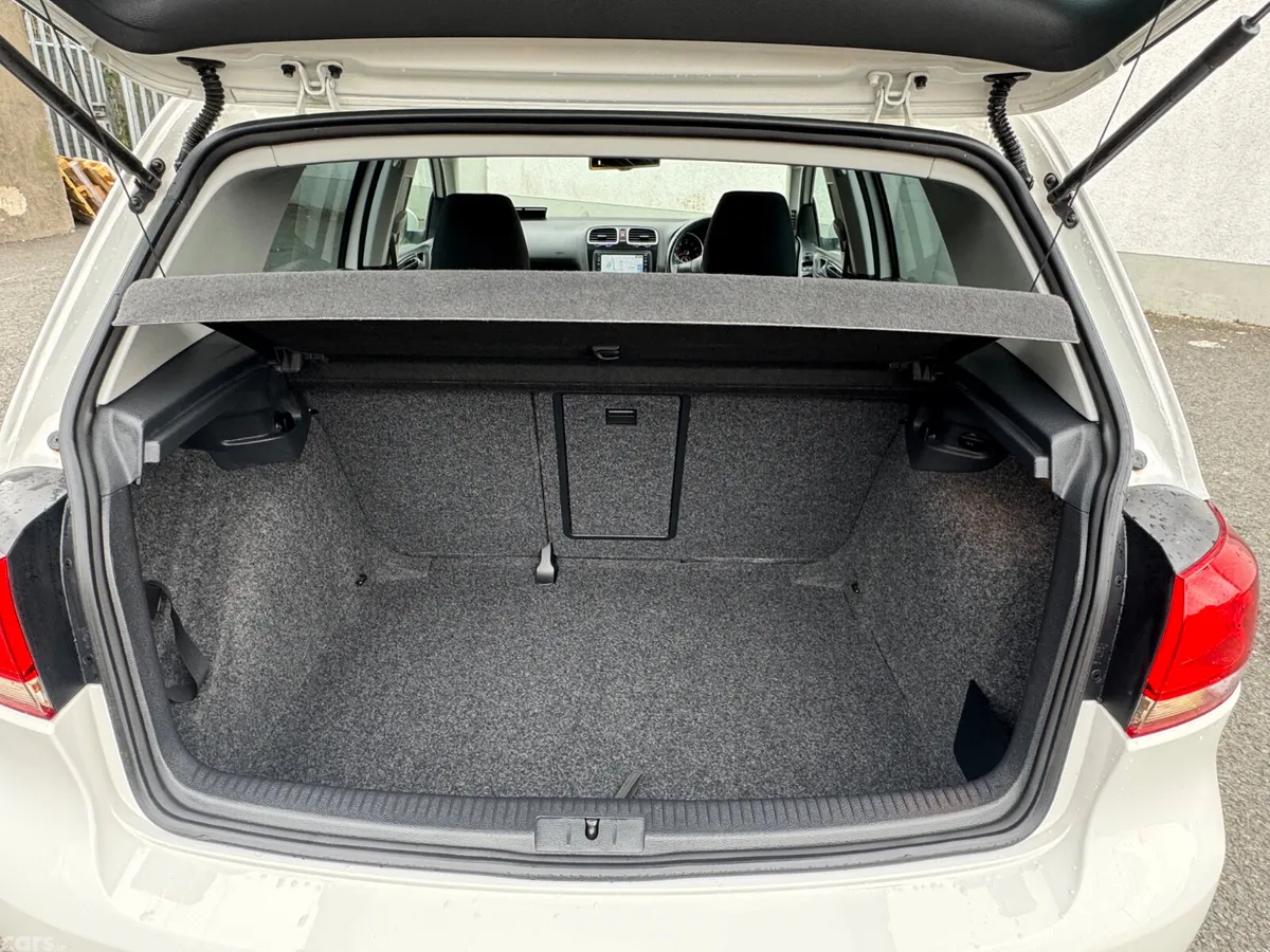 Volkswagen Golf Hatchback, Petrol, 2012, White