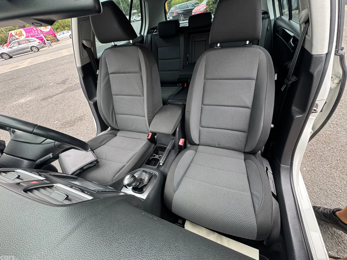 Volkswagen Golf Hatchback, Petrol, 2012, White