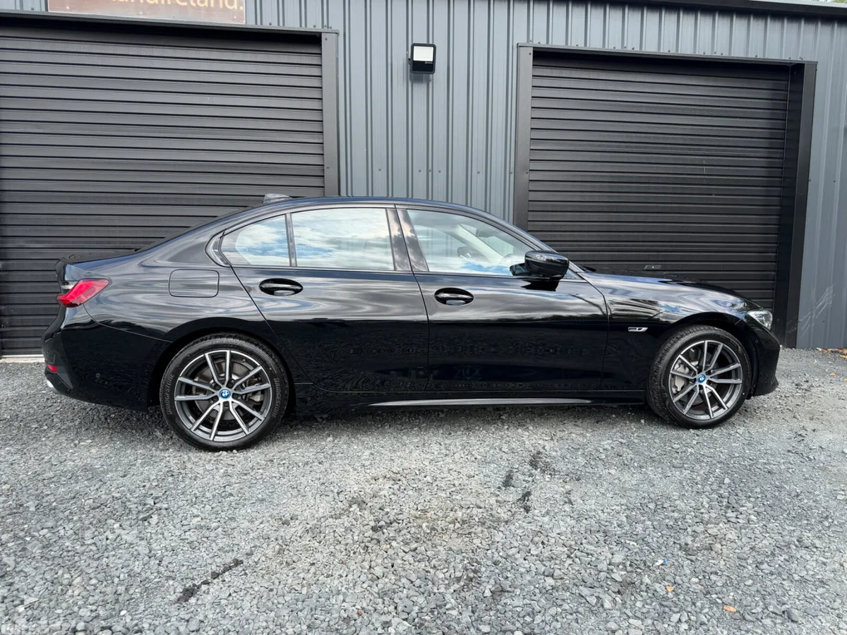 BMW 3-Series Saloon, Petrol Hybrid, 2022, Black