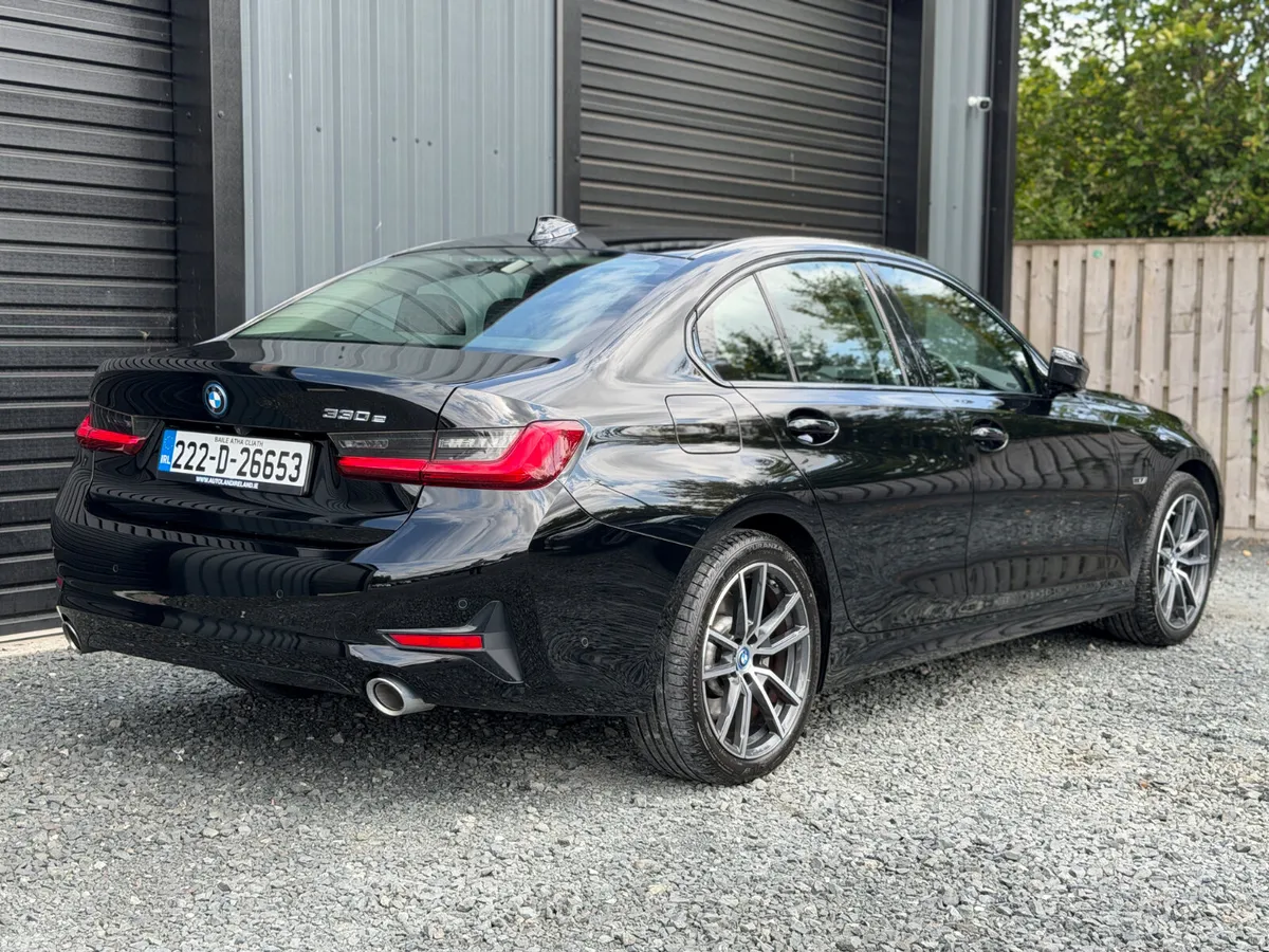 BMW 3-Series Saloon, Petrol Hybrid, 2022, Black