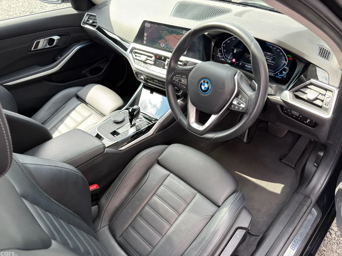 BMW 3-Series Saloon, Petrol Hybrid, 2022, Black