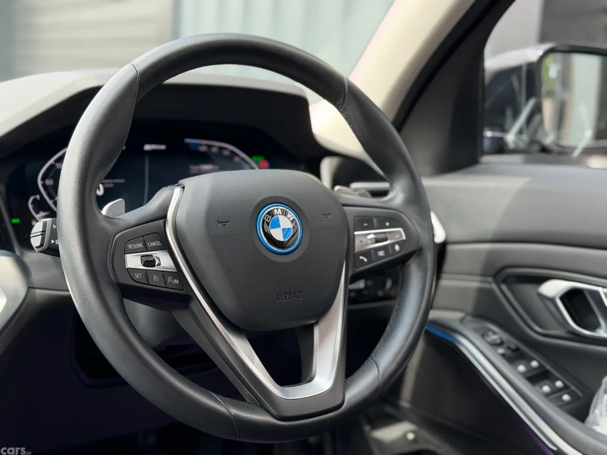 BMW 3-Series Saloon, Petrol Hybrid, 2022, Black