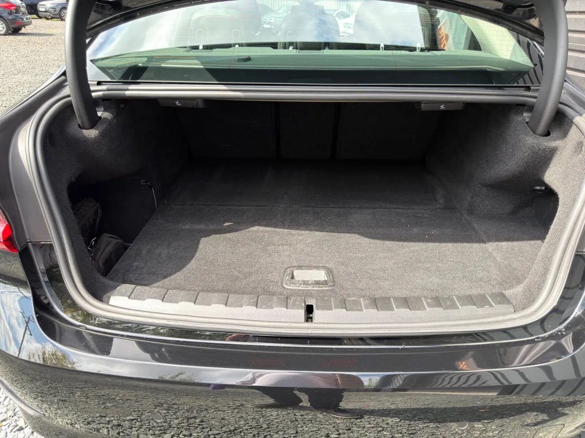 BMW 3-Series Saloon, Petrol Hybrid, 2022, Black