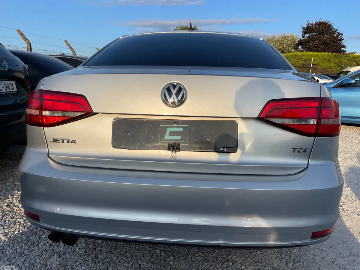 Volkswagen Jetta Saloon, Diesel, 2015, Silver