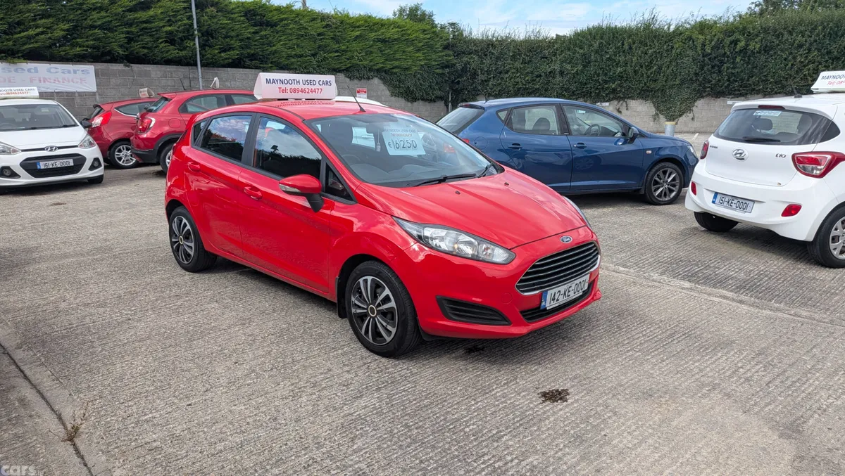 Ford Fiesta Hatchback, Petrol, 2014, Red