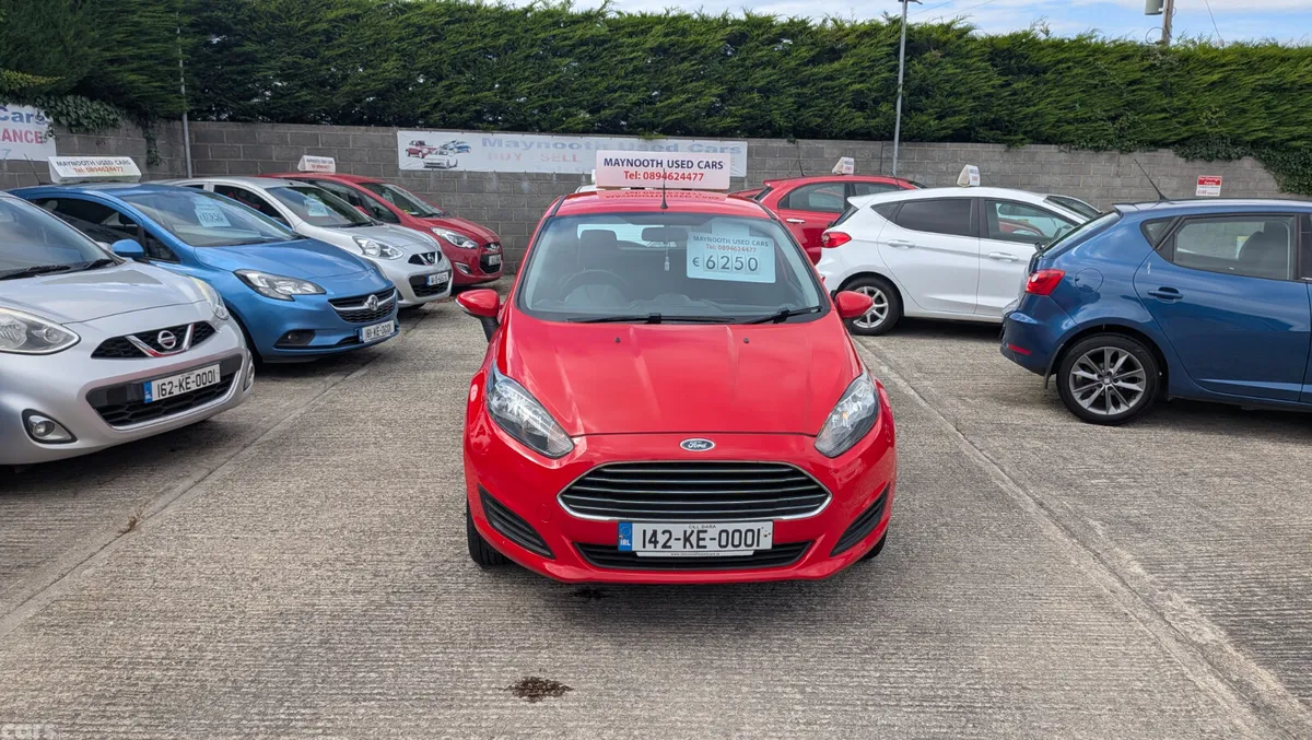 Ford Fiesta Hatchback, Petrol, 2014, Red