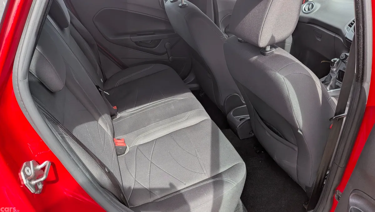 Ford Fiesta Hatchback, Petrol, 2014, Red
