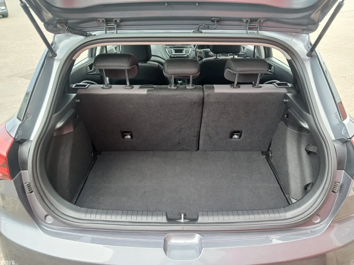 Hyundai i20 Hatchback, Petrol, 2018, Grey
