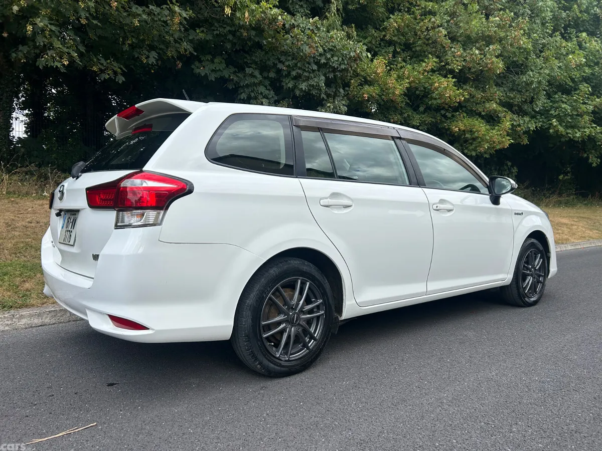 Toyota Corolla Estate, Petrol Hybrid, 2016, White