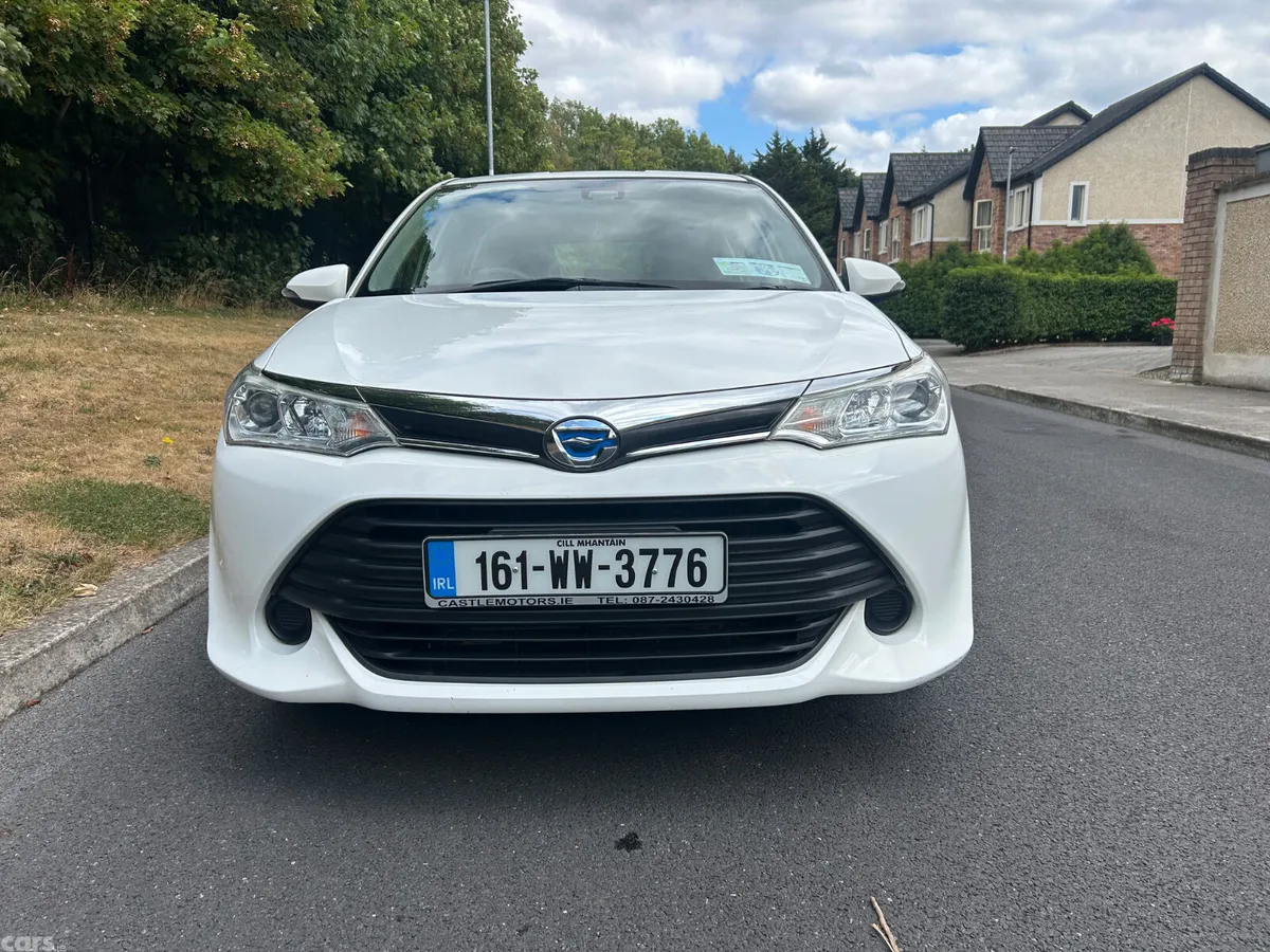 Toyota Corolla Estate, Petrol Hybrid, 2016, White