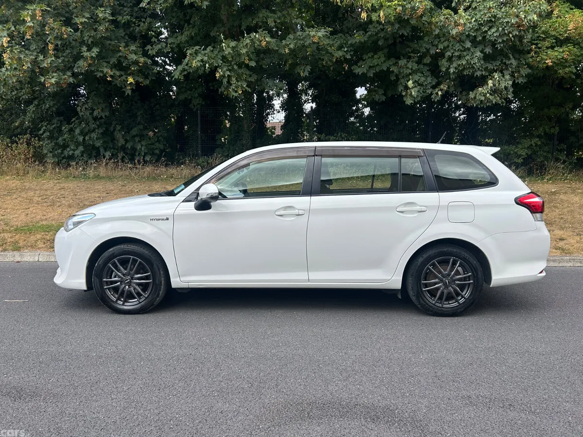 Toyota Corolla Estate, Petrol Hybrid, 2016, White