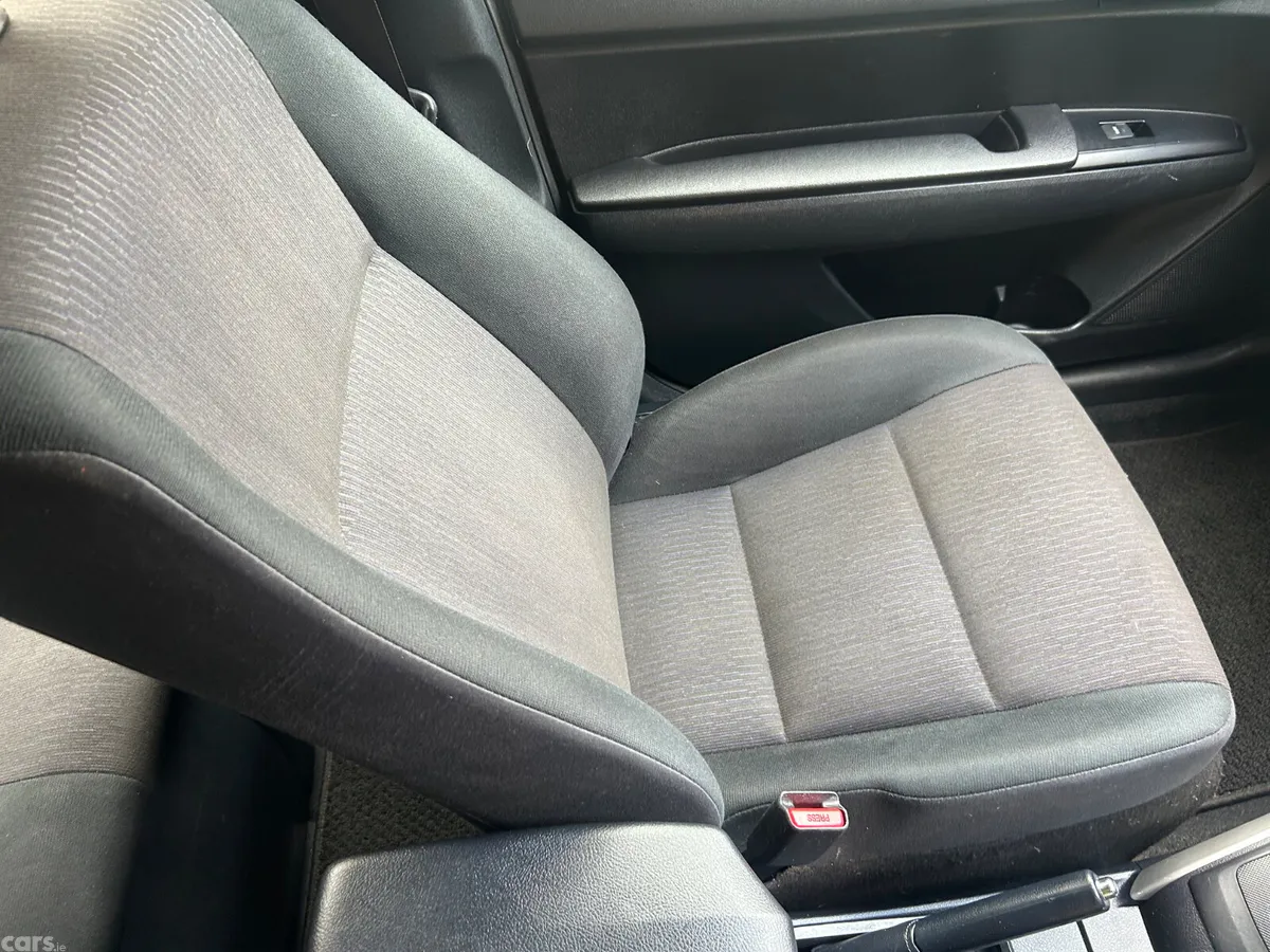 Toyota Corolla Estate, Petrol Hybrid, 2016, White
