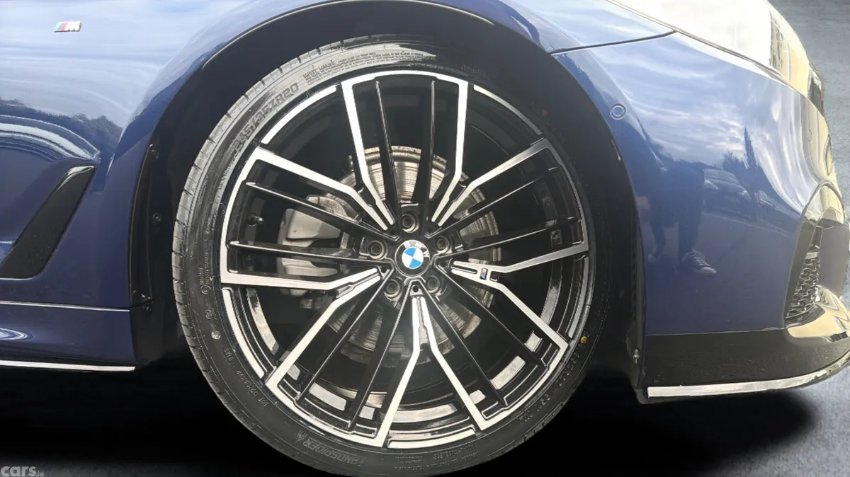 BMW 5-Series Estate, Diesel, 2017, Blue