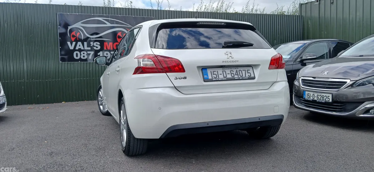 Peugeot 308 Hatchback, Petrol, 2015, White
