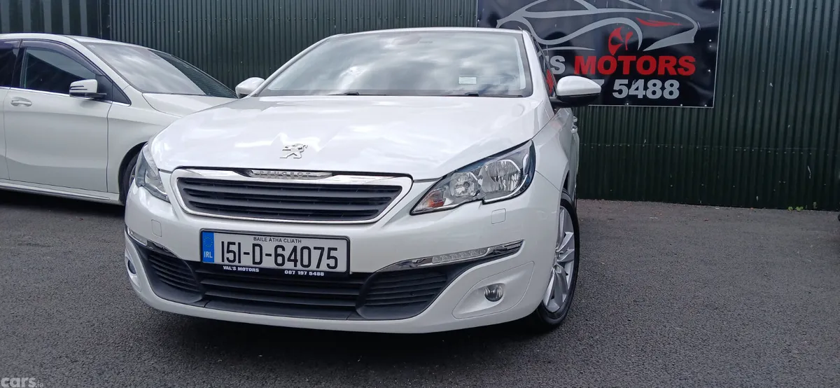 Peugeot 308 Hatchback, Petrol, 2015, White