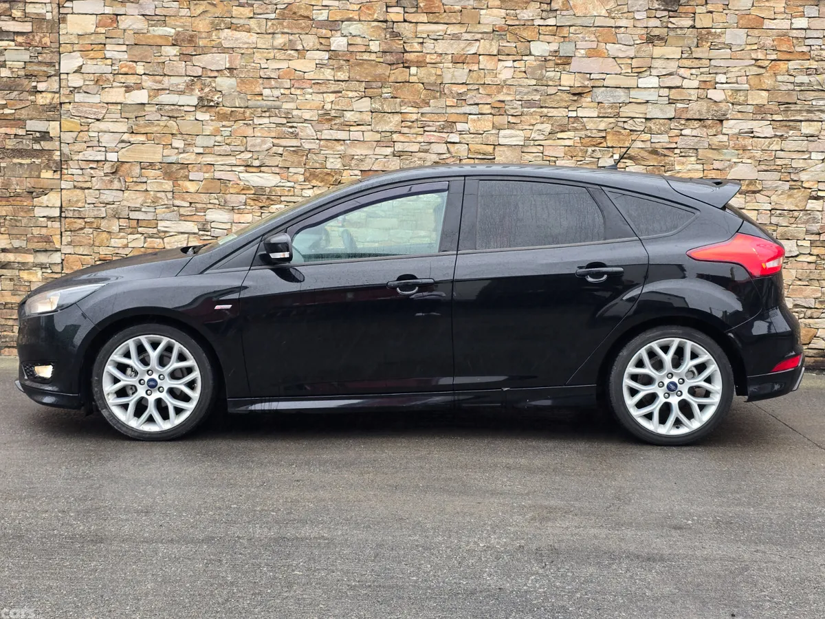 Ford Focus Hatchback, Diesel, 2017, Black