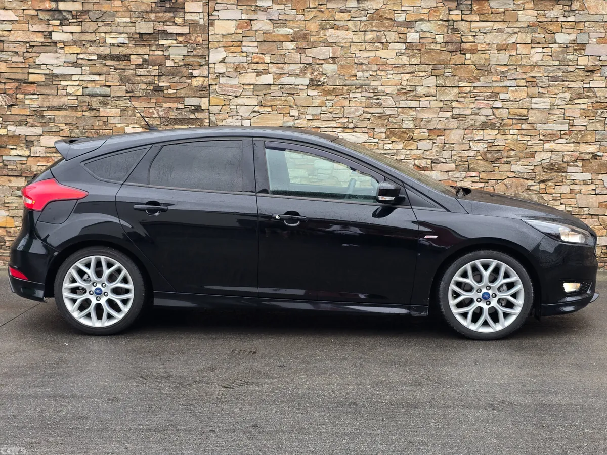 Ford Focus Hatchback, Diesel, 2017, Black