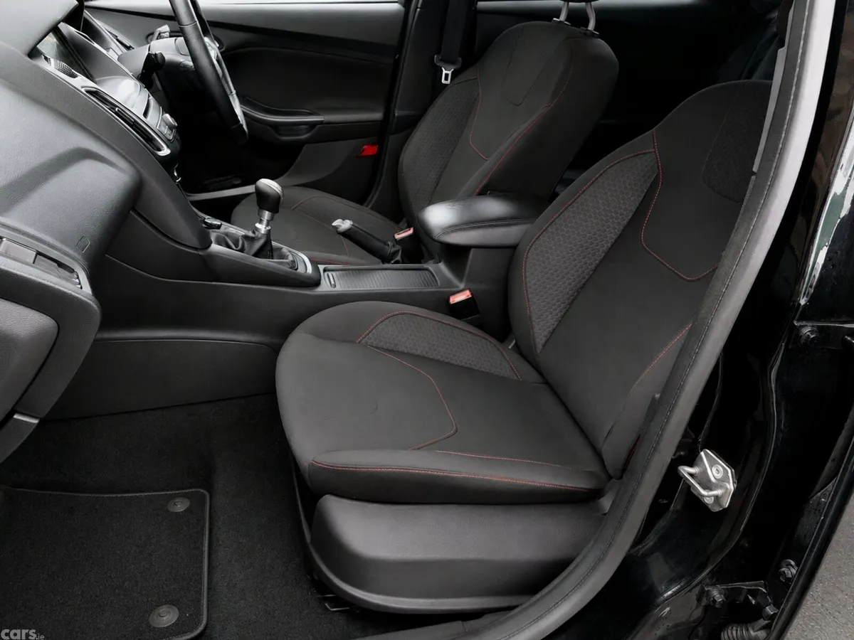 Ford Focus Hatchback, Diesel, 2017, Black