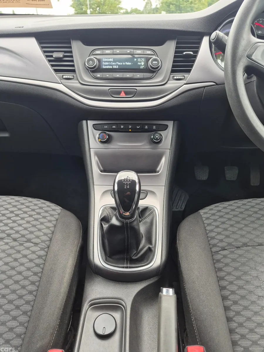 Opel Astra Hatchback, Petrol, 2016, Silver