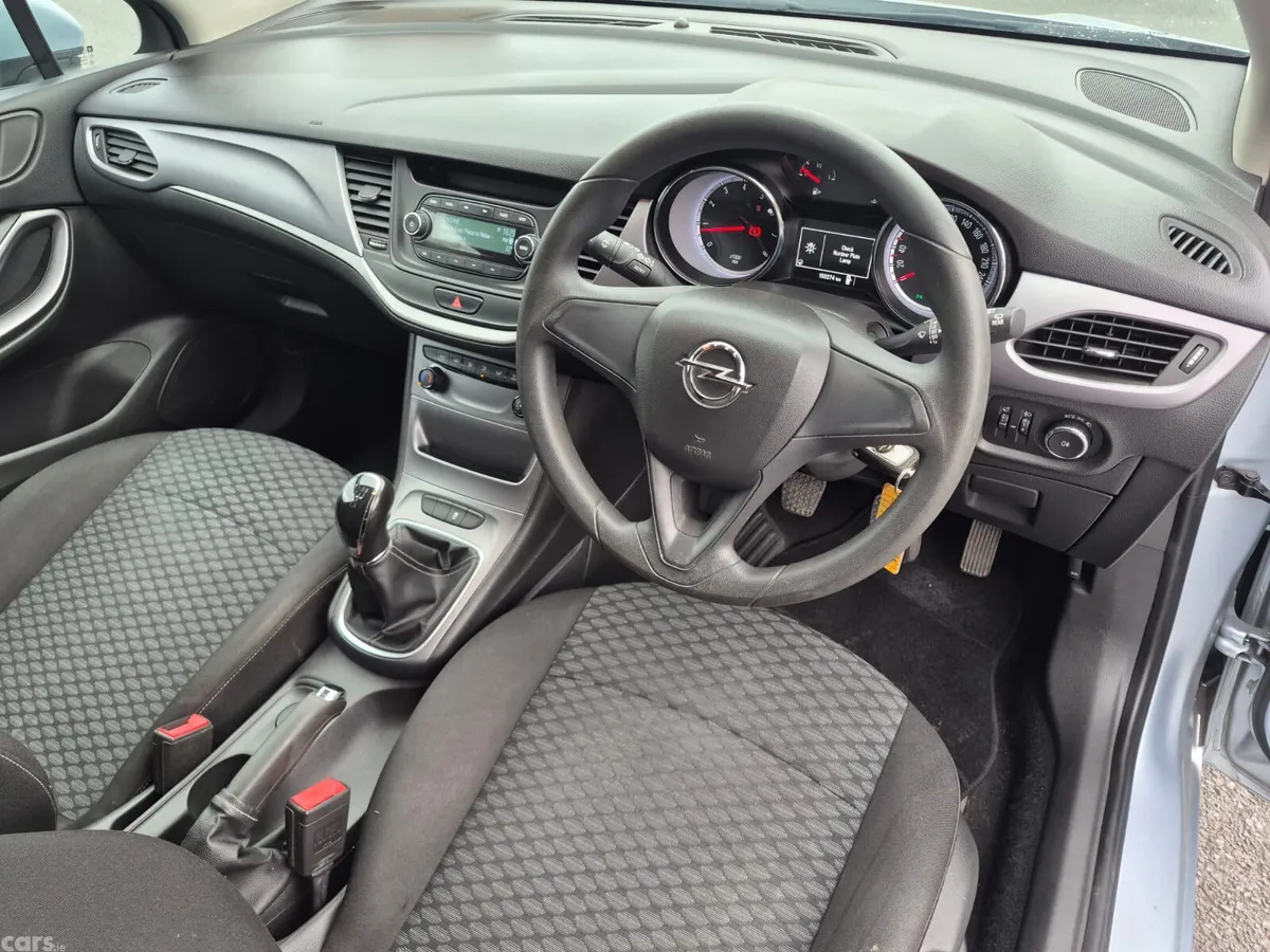 Opel Astra Hatchback, Petrol, 2016, Silver
