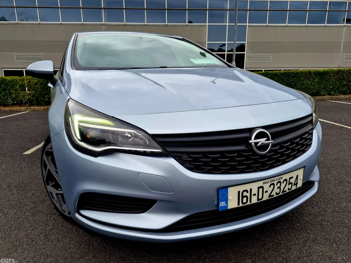 Opel Astra Hatchback, Petrol, 2016, Silver