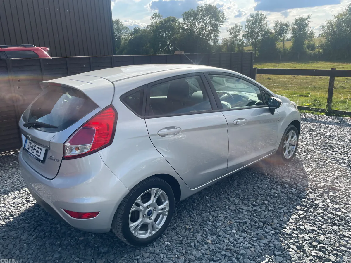Ford Fiesta Hatchback, Petrol, 2013, Silver