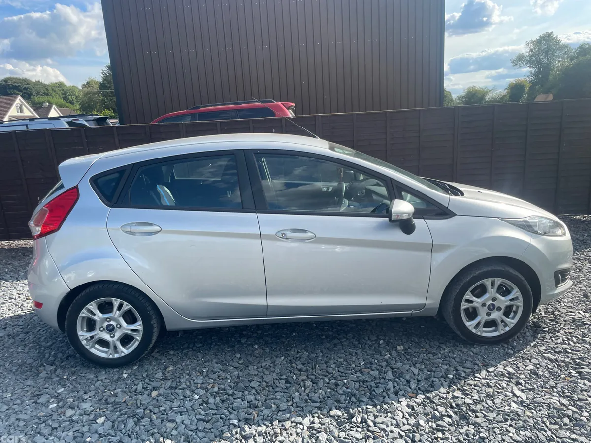 Ford Fiesta Hatchback, Petrol, 2013, Silver