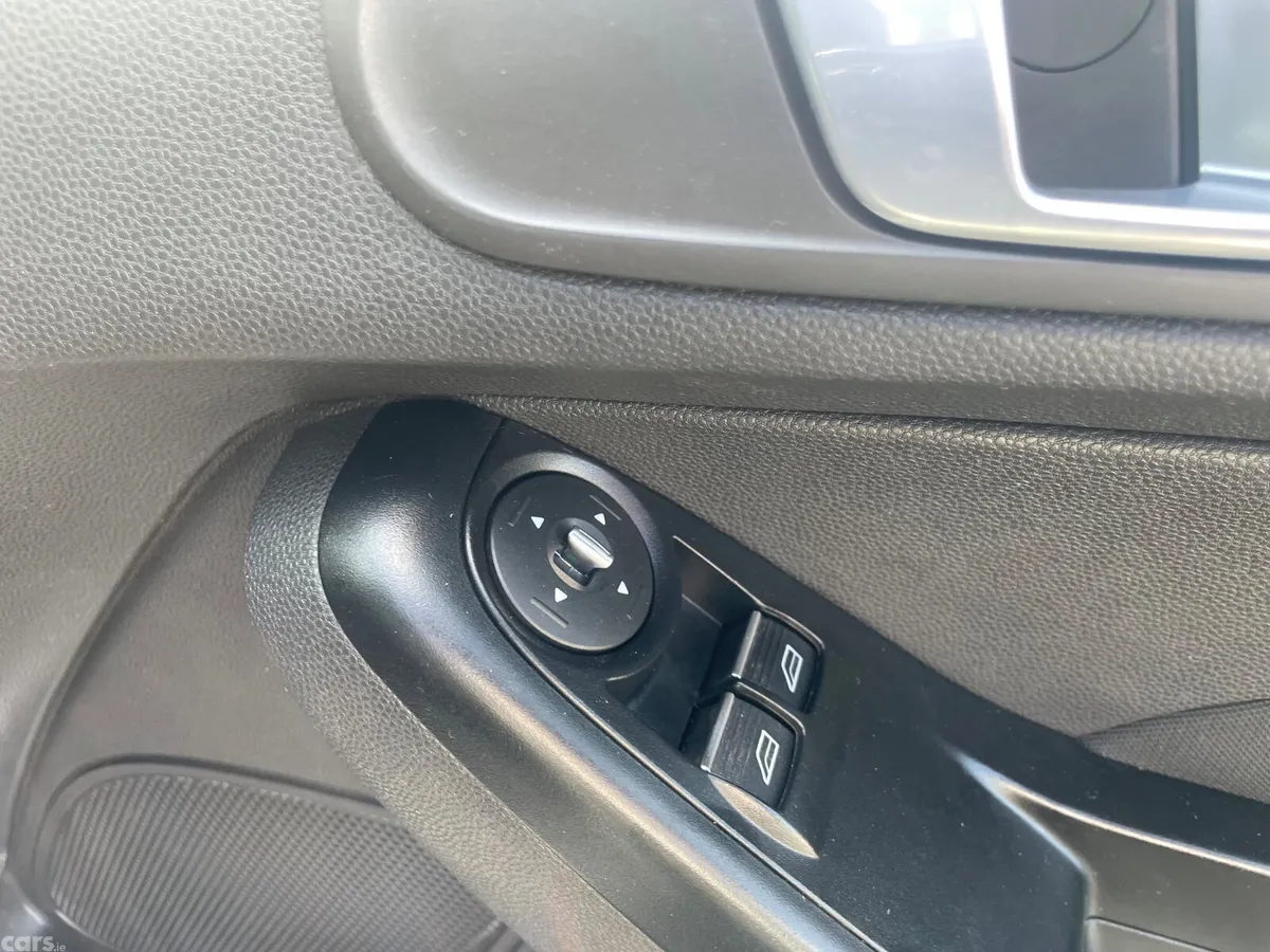Ford Fiesta Hatchback, Petrol, 2013, Silver