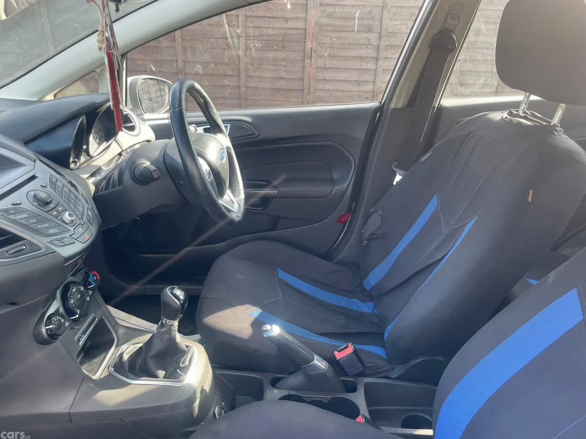 Ford Fiesta Hatchback, Petrol, 2013, Silver