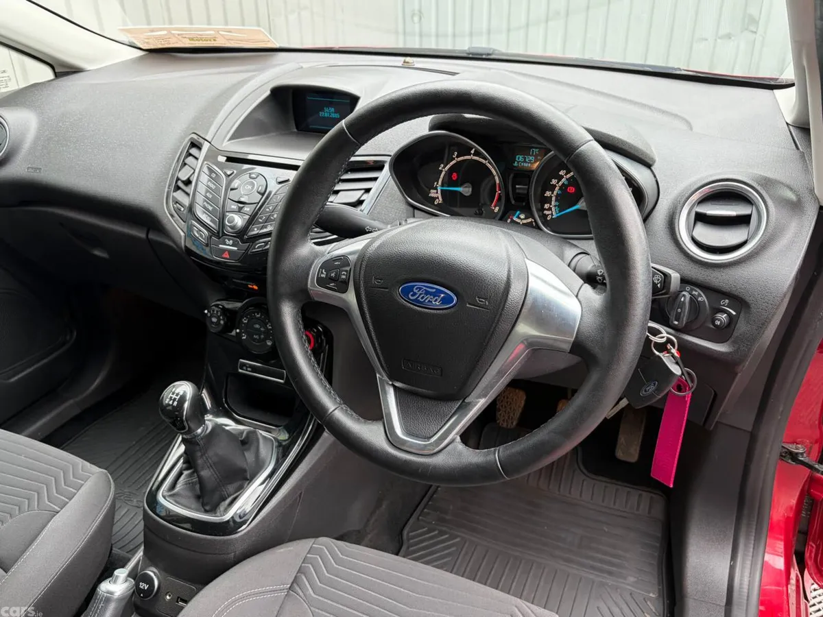 Ford Fiesta Hatchback, Petrol, 2015, Red