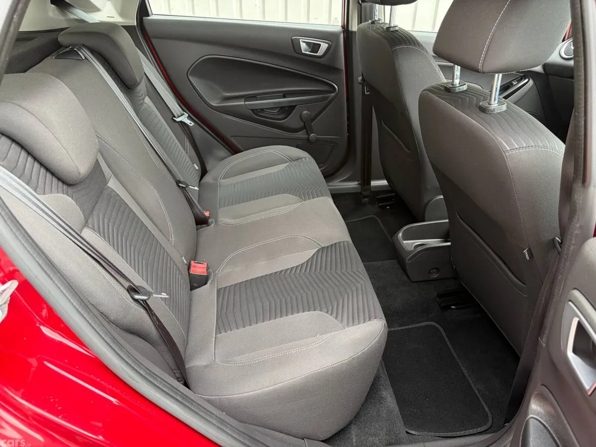 Ford Fiesta Hatchback, Petrol, 2015, Red