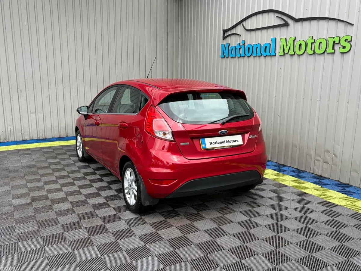 Ford Fiesta Hatchback, Petrol, 2015, Red