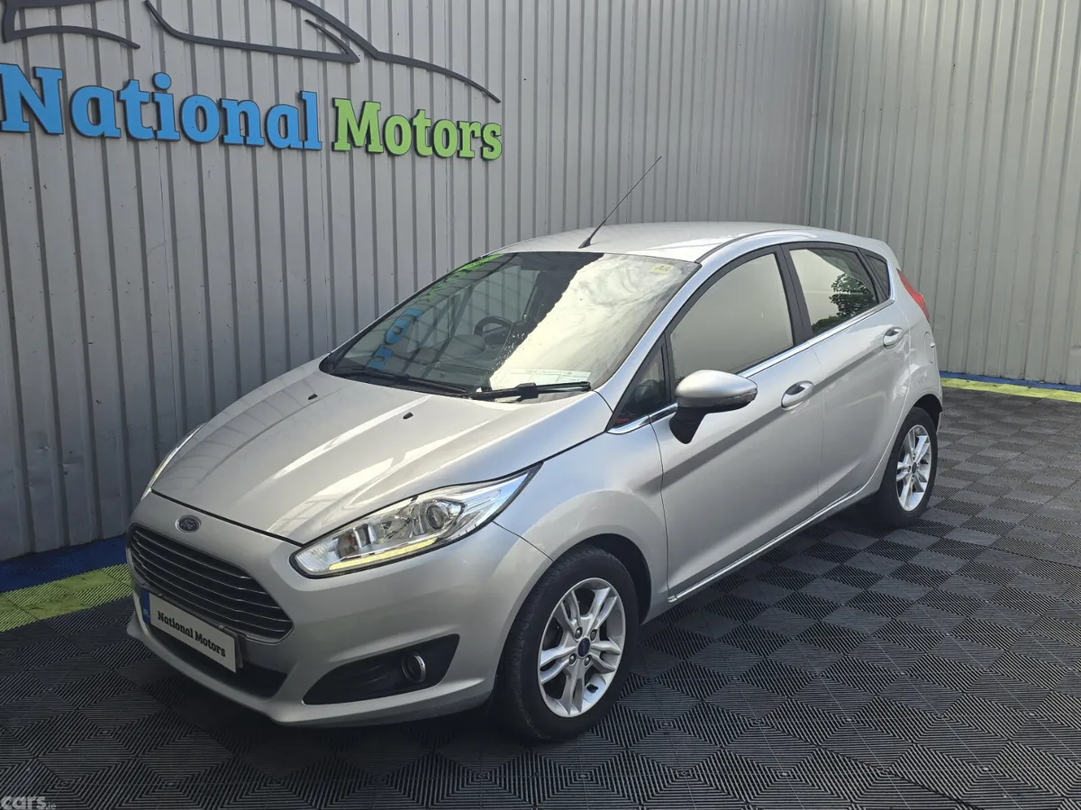Ford Fiesta Hatchback, Petrol, 2017, Silver