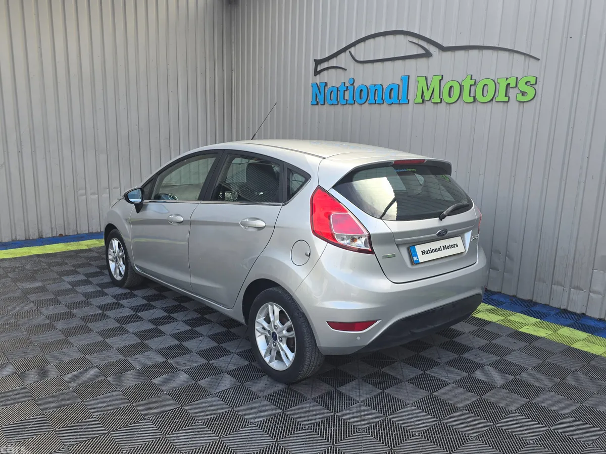 Ford Fiesta Hatchback, Petrol, 2017, Silver
