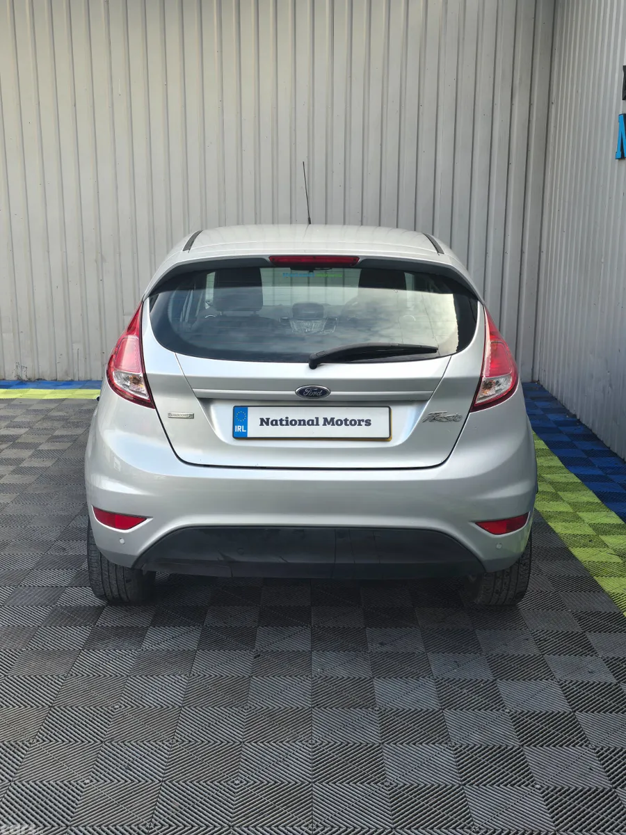 Ford Fiesta Hatchback, Petrol, 2017, Silver