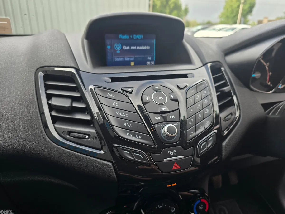 Ford Fiesta Hatchback, Petrol, 2017, Silver