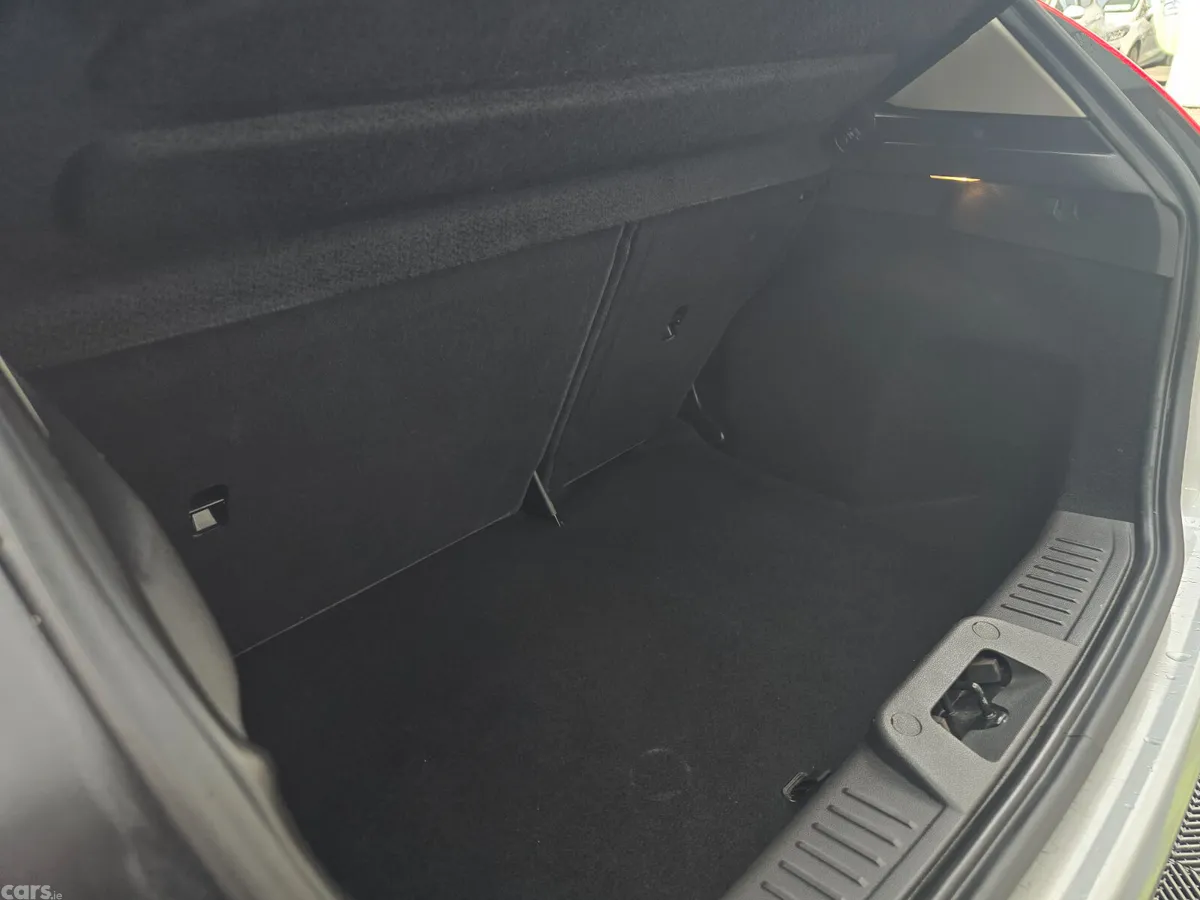 Ford Fiesta Hatchback, Petrol, 2017, Silver
