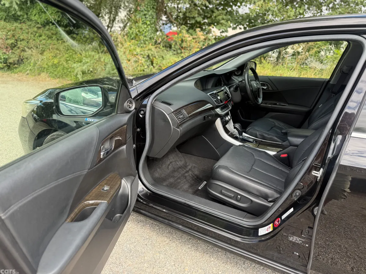 Honda Accord Saloon, Petrol Hybrid, 2015, Black