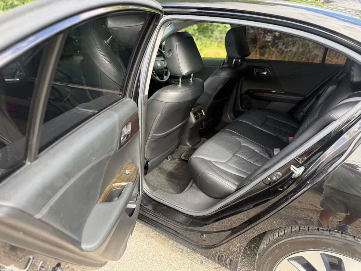 Honda Accord Saloon, Petrol Hybrid, 2015, Black