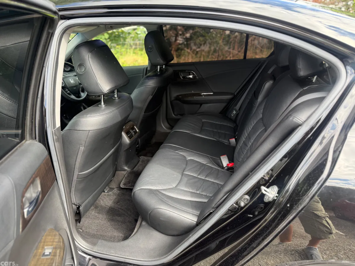 Honda Accord Saloon, Petrol Hybrid, 2015, Black
