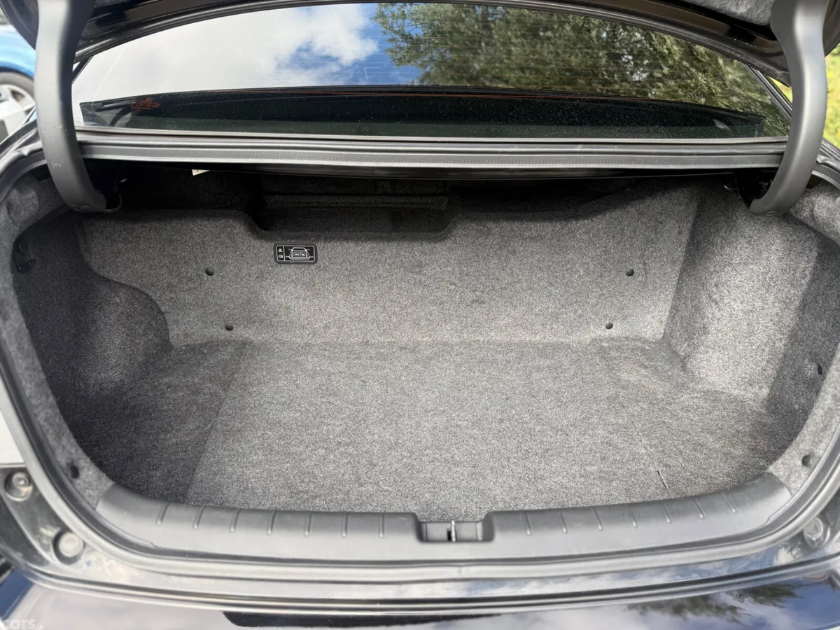 Honda Accord Saloon, Petrol Hybrid, 2015, Black