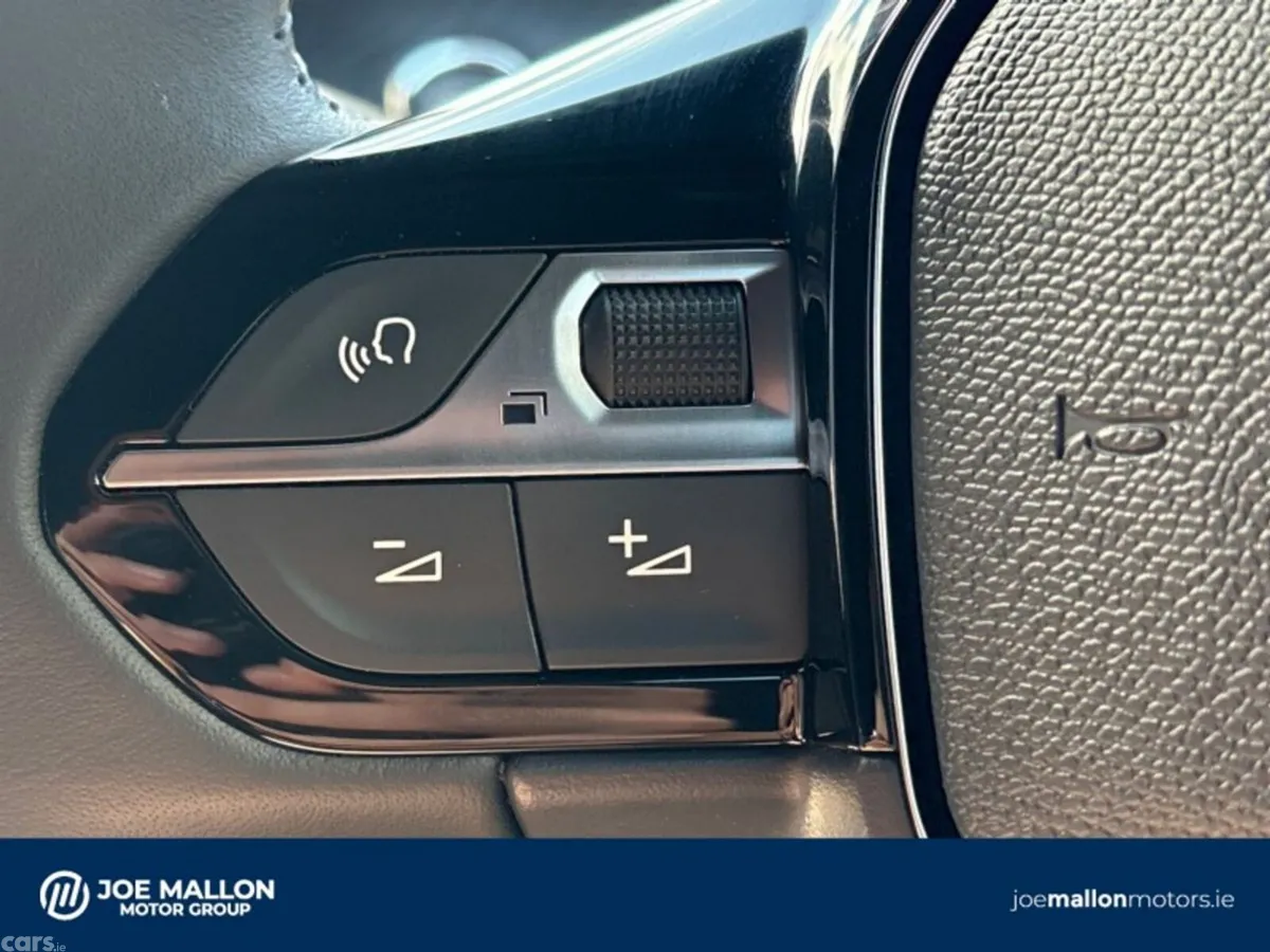 Peugeot 2008 MPV, Petrol Hybrid, 2026, Black